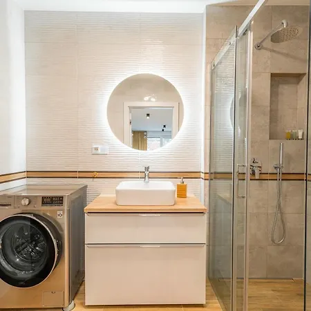 Horyzont Apartamenty-anton-piekny Blisko Centrum, Dwie Sypialnie, Prywatny Garaz Lägenhet *